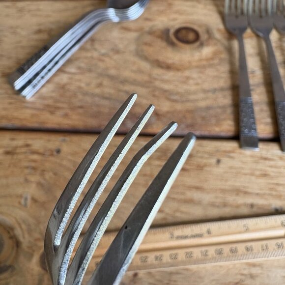 Rogers Co Casa Vista Stainless Steel Flatware 18pc Lot - Stanley Robert’s - Picture 8 of 12